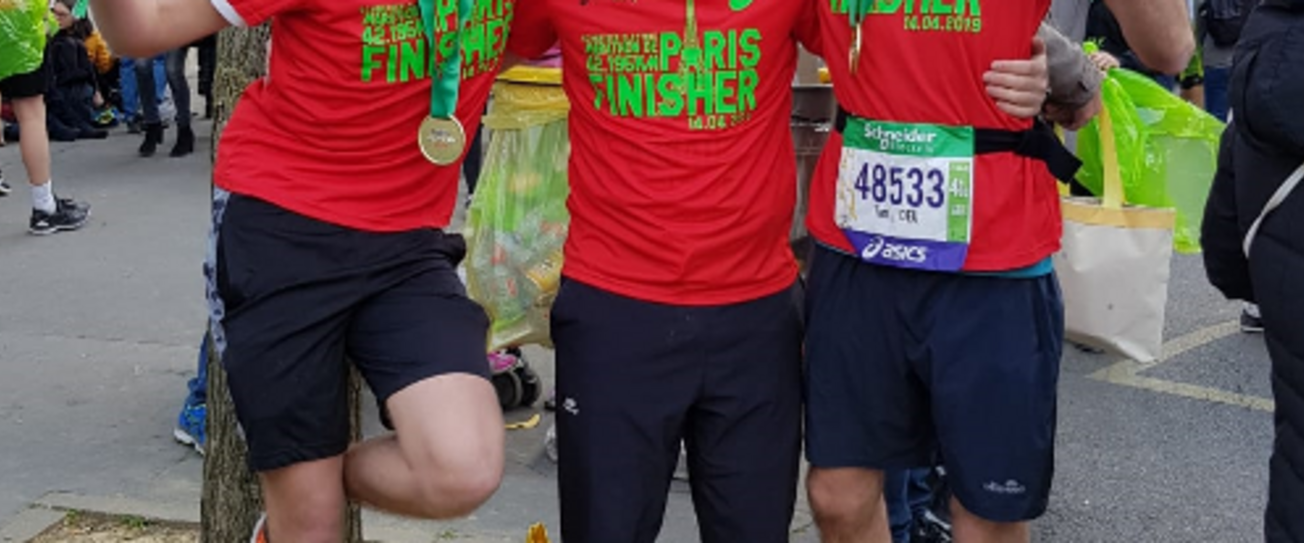 Ein Gruppenbild von 3 L&auml;ufern.