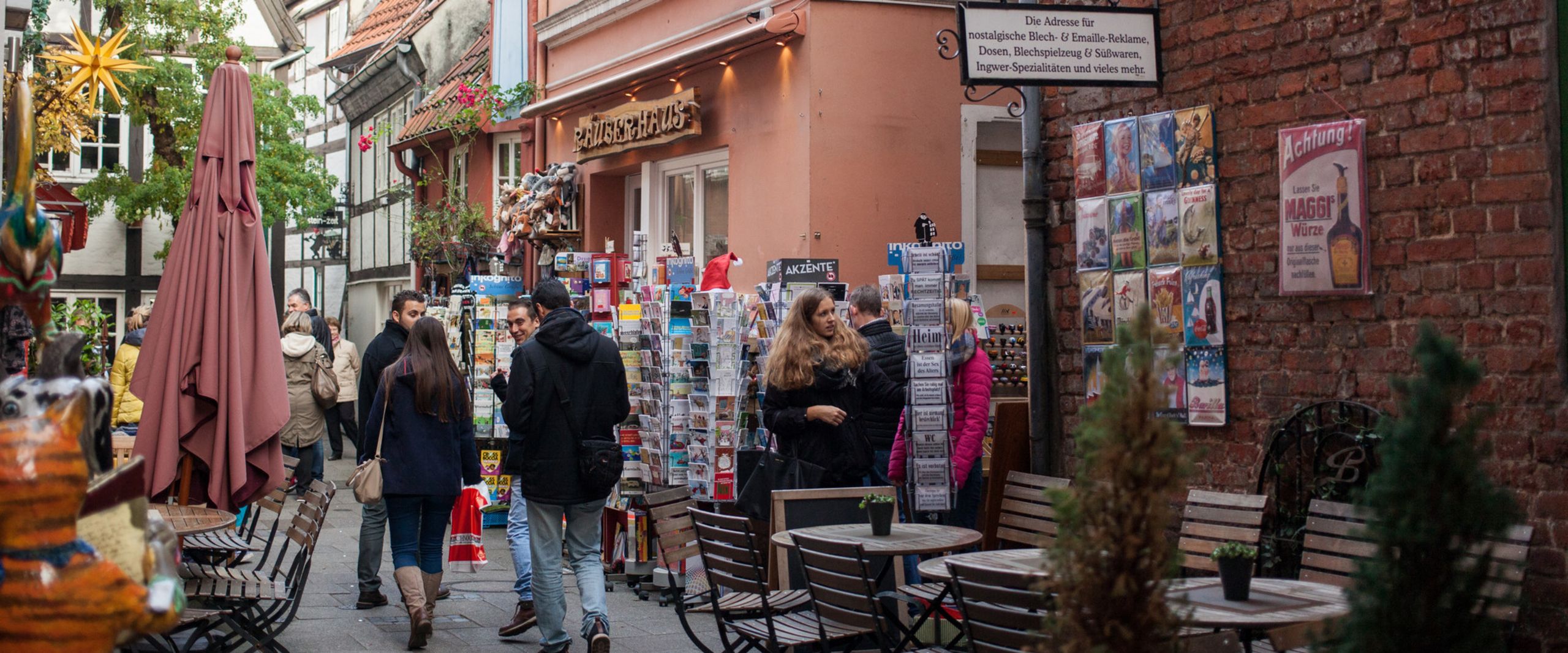 Panorama Bremen Schnoor Studierende im Bremer Schnoor
