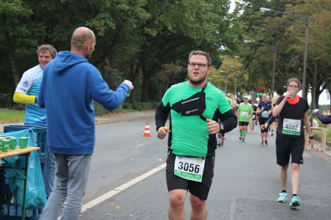 L&auml;ufer:innen beim Marathon in Bremen.