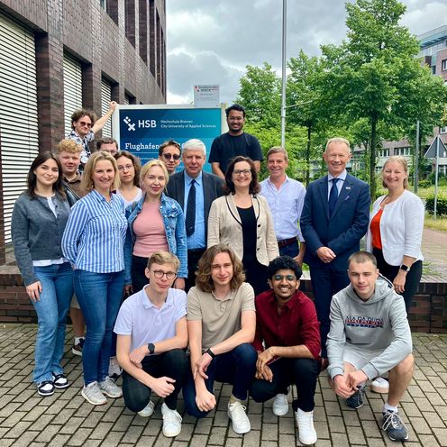 Gruppenfoto von polnischen und deutschen Studierenden und Lehrenden 