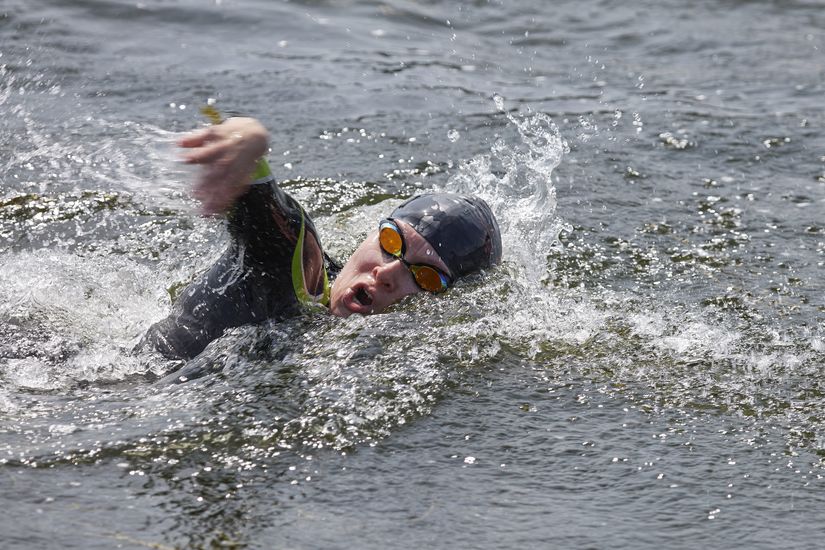 Schwimmer Nahaufnahme beim 5. Swim&Run am Werdersee.