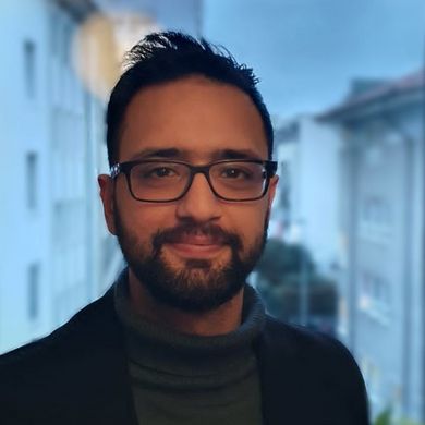 Vafa Foroughian Vafa Foroughian