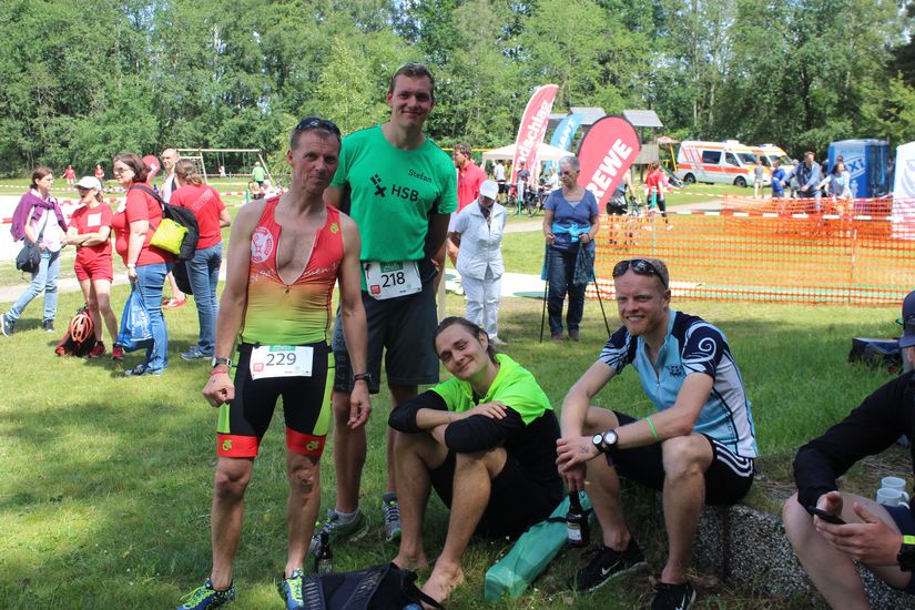 Ein Gruppenbild von 4 L&auml;ufern.