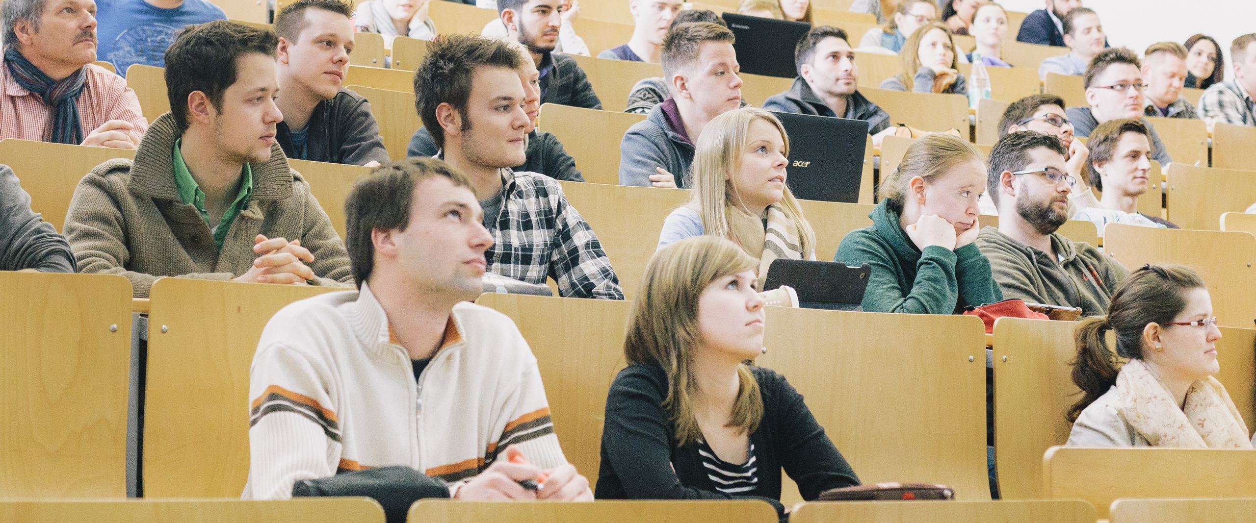 View of a lecture in the ‘Hansewasser’ lecture theatre. Photo: HSB View of a lecture in the ‘Hansewasser’ lecture theatre. Photo: HSB