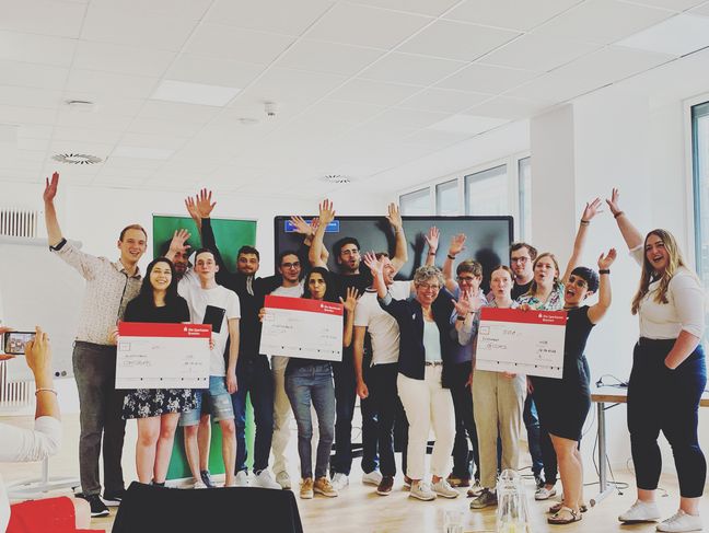 Gewinner:innen und Jury des Gründungswochenendes 2022