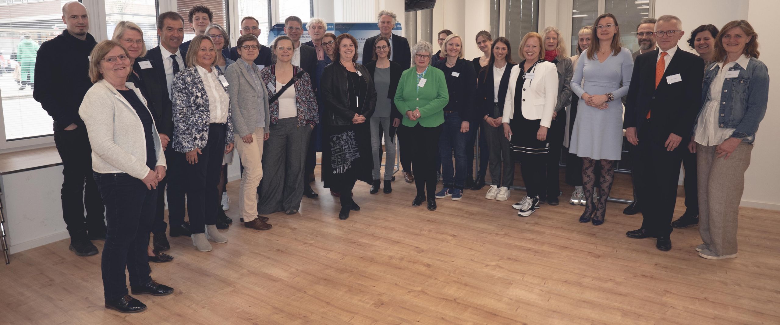 Königstag Treffen HSB Hanze in Bremen 2023 Group with men and women