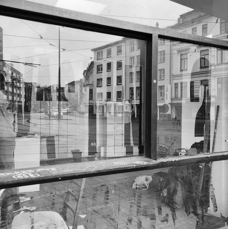 Blick in den aRaum - RE.MATERIAL -offenes Atelier f&uuml;r ressourcenschonendes, nachhaltiges und kreislauforientiertes Bauen. Abbildungen: Jule Immel, Louisa Br&uuml;ssermann, Nina M&ouml;llering, Leon Falke