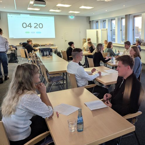 Mentoringprogramm des Dualen Studienganges Betriebswirtschaft: Erfolgreiches Speed-Dating verbindet Studierende und Young Professionals