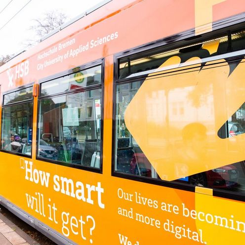 BSAG-Bahn im HSB-Design gelb