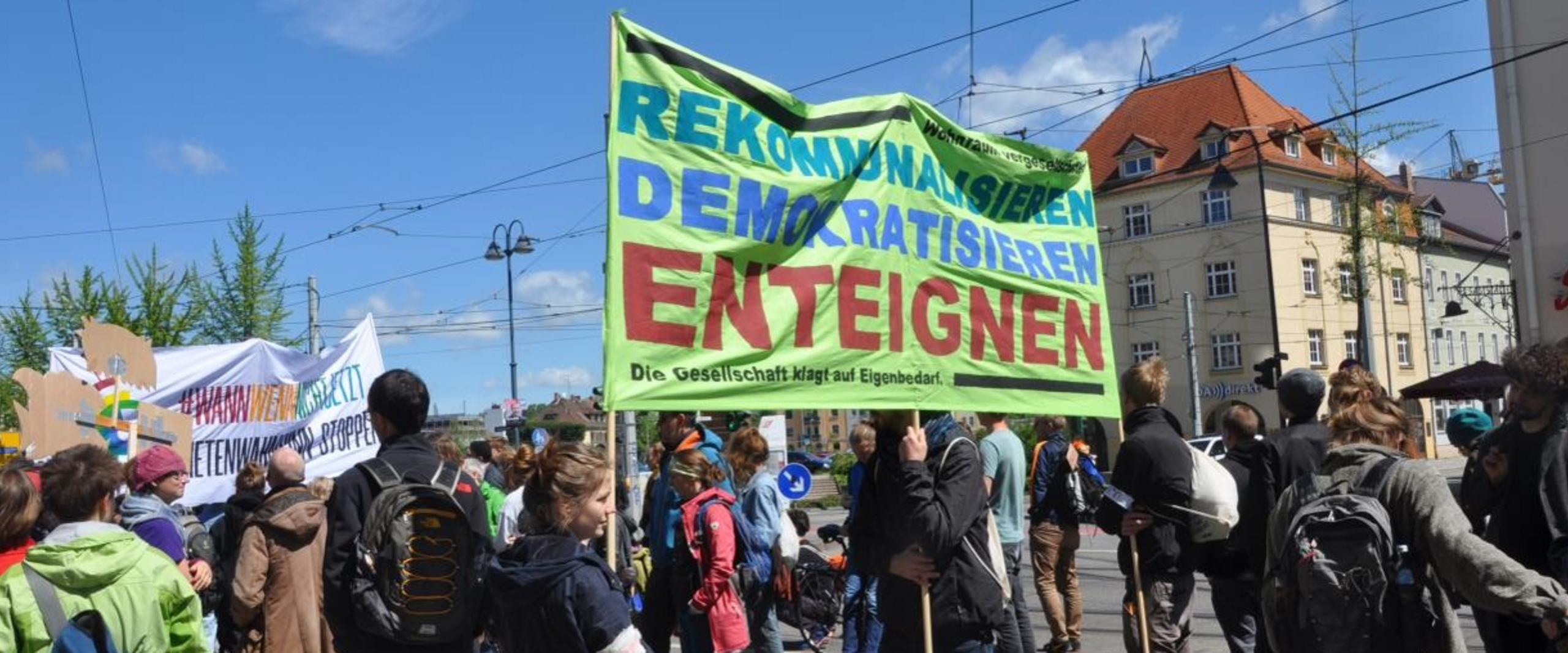 Demonstration auf der Straße. Foto: Elodie Vittu / Institut für europäische Urbanistik (IfEU)