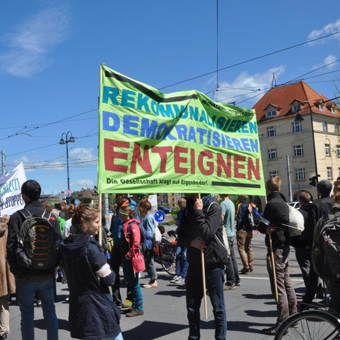 Demonstration auf der Stra&szlig;e. Foto: Elodie Vittu / Institut f&uuml;r europ&auml;ische Urbanistik (IfEU)