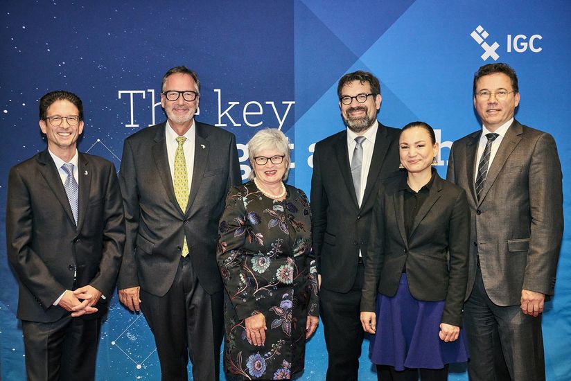 Gruppenbild: Geschäftsführender Vorstand des IGC Ramón Spiecker, stellv. wissenschaftliche Leiter Professor Christian Schuchardt, Rektorin der HSB Professorin Karin Luckey, Wissenschaftlicher Leiter des IGC Professor Tim Goydke, Programmkoordinatorin Usanie Dennerlein und Studiengangsleiter Professor Frank Giesa