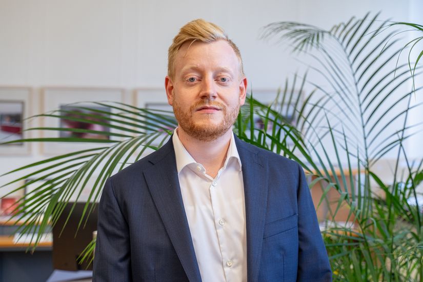 Portr&auml;t eines Mannes mit Bart.