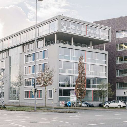 Hermann-Köhl-Straße Außenansicht des HSB-Standortes in der Hermann-Köhl-Straße.