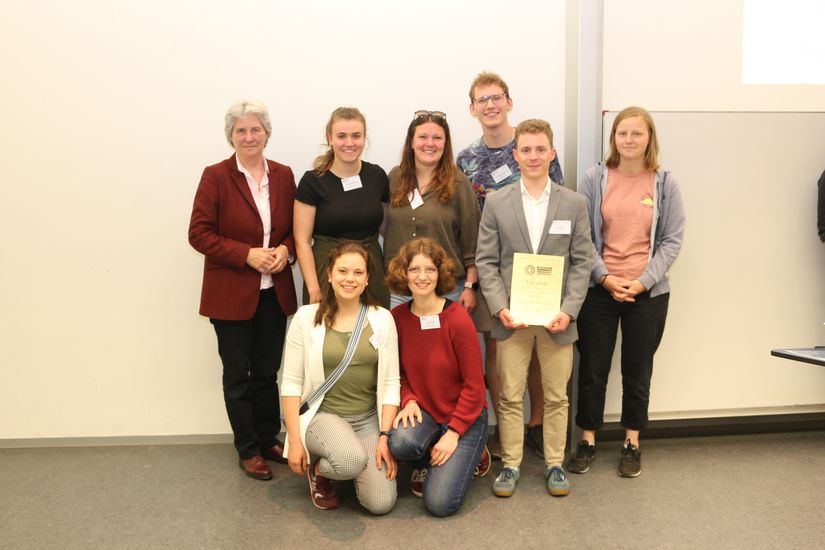 Gruppenbild it Männern und Frauen