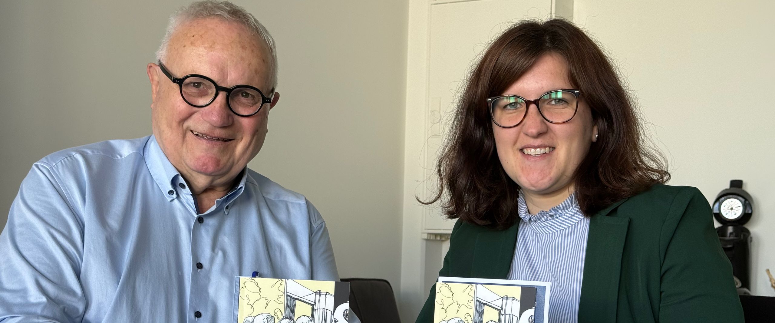 Lemmer_Lühr Das Bild zeigt Honorarprofessor Henning Lühr und Prof. Dr. Kristina Lemmer mit ihrem neu veröffentlichten Buch.