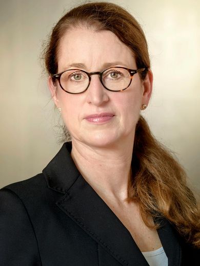 Angelika Saacke-Lumper, Geschäftsleitung