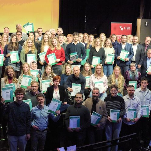 Gruppenbild mit M&auml;nnern und Frauen