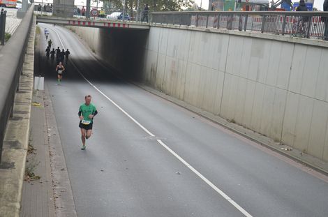 L&auml;ufer:innen beim Marathon in Bremen.