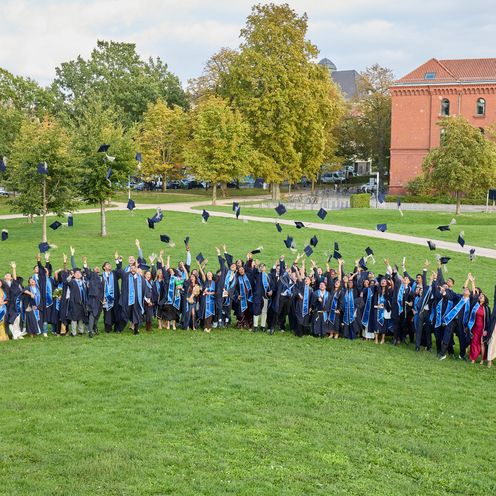 About 110 IGC graduates celebrated at the Theater Leibnitzplatz in Bremen