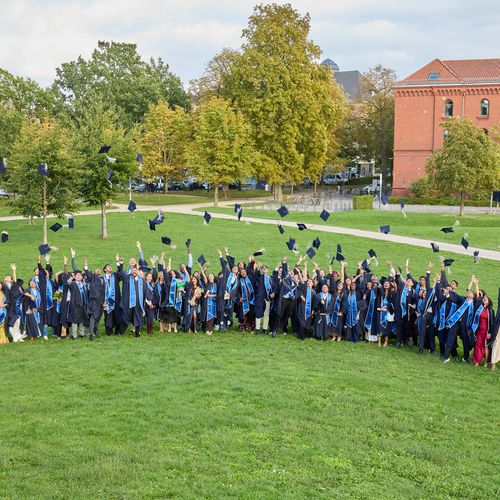 About 110 IGC graduates celebrated at the Theater Leibnitzplatz in Bremen