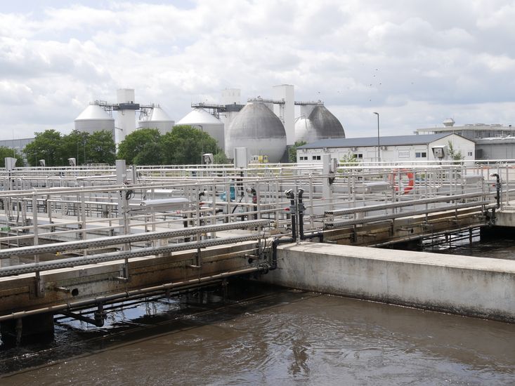 Den Auftakt der Exkursion bildete der Besuch des Klärwerkes Waßmannsdorf der Berliner Wasserbetriebe, eines der größten und modernsten Klärwerke Deutschlands. Foto: HSB / Antje Clasen