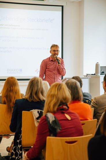 Prof. Dr. Matthias Zündel, Leiter des IGB, bei seinem Vortrag.