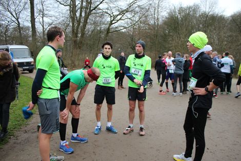L&auml;ufer:innen im Bremer B&uuml;rgerpark.