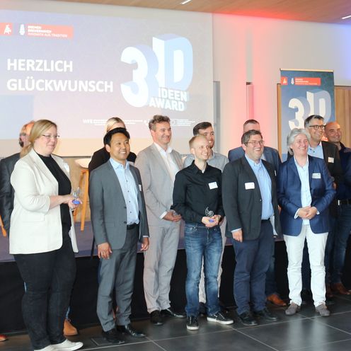 Gruppenbild der Preistr&auml;ger:innen und Jurymitglieder des Bre3D-Awards 2022.