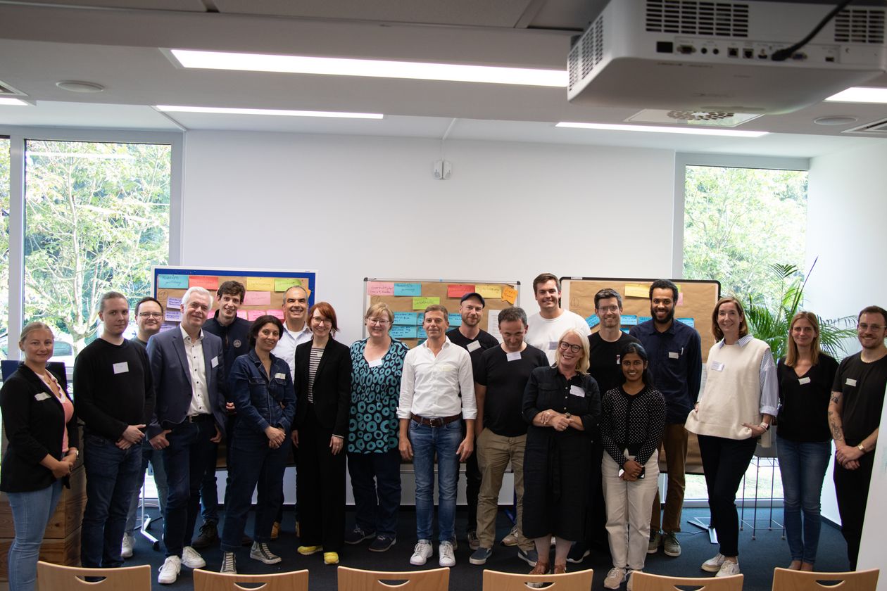 Gruppenbild vom IGNITION–Workshop "Zündende Ideen“ Gruppenbild mit 20 Personen vom IGNITION–Workshop "Zündende Ideen“