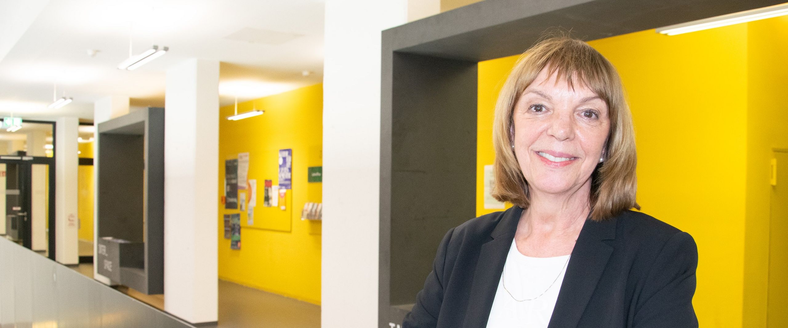 20250429_Sabina Schoefer Portrait of a woman