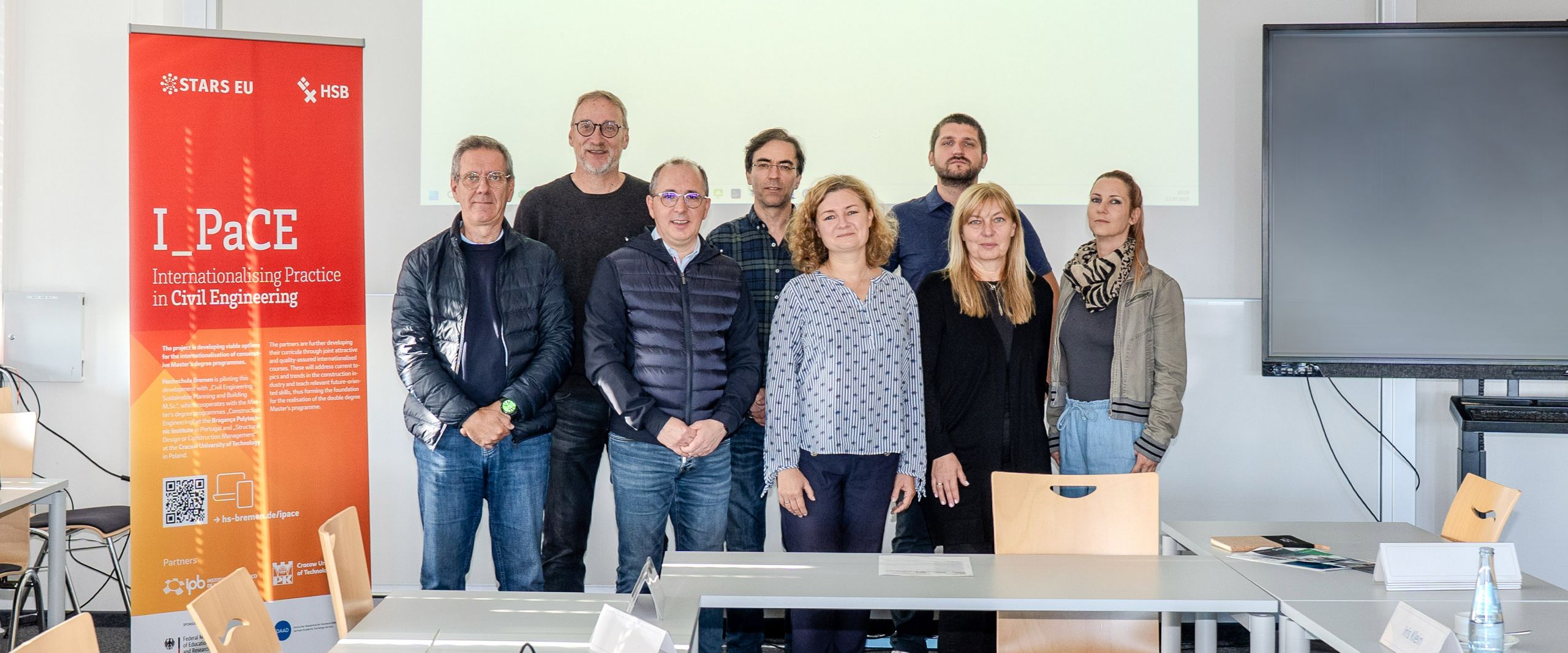 DSC02198_Gruppenfoto_1.jpg Gruppenfoto der Workshop-Teilnehmer:innen: @HSB - Marina Pister