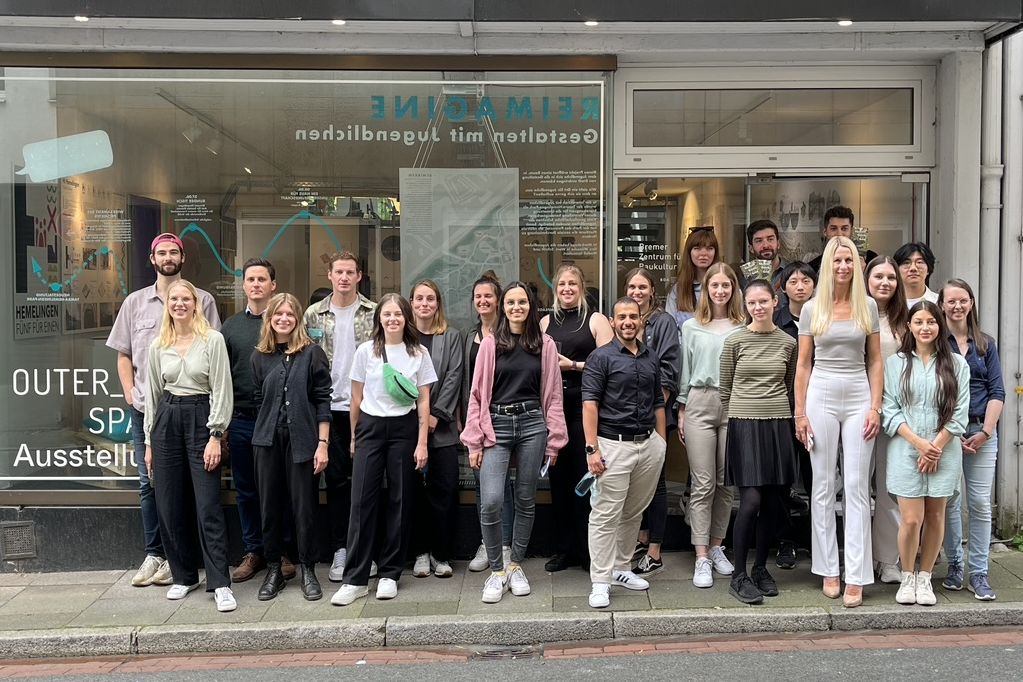 HSB HfK Bremen Outer Space Ausstellung Gruppenbild