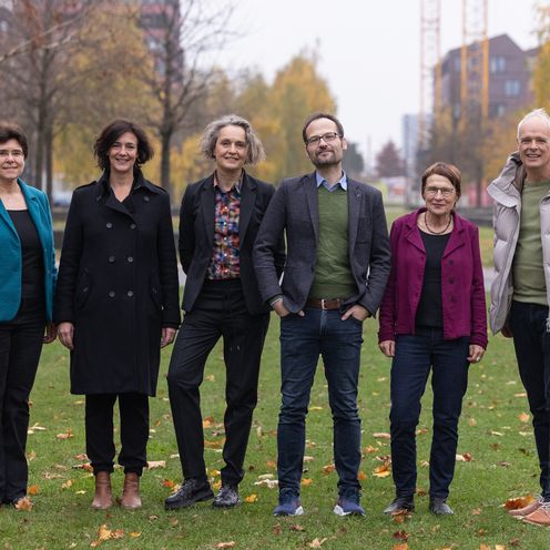 Gruppenbild mit M&auml;nnern und Frauen