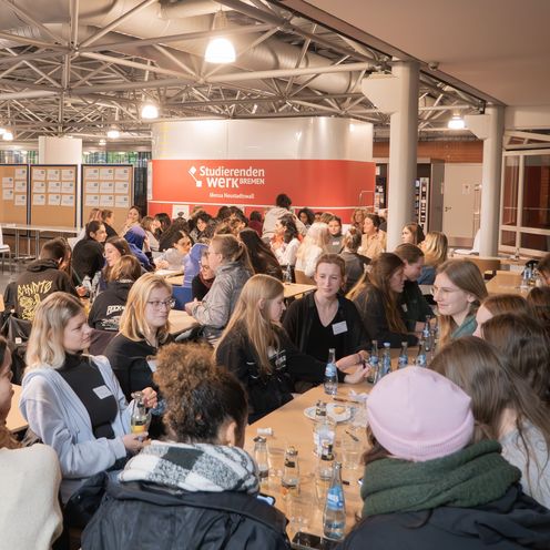 MINT-Studentinnen im Gespr&auml;ch