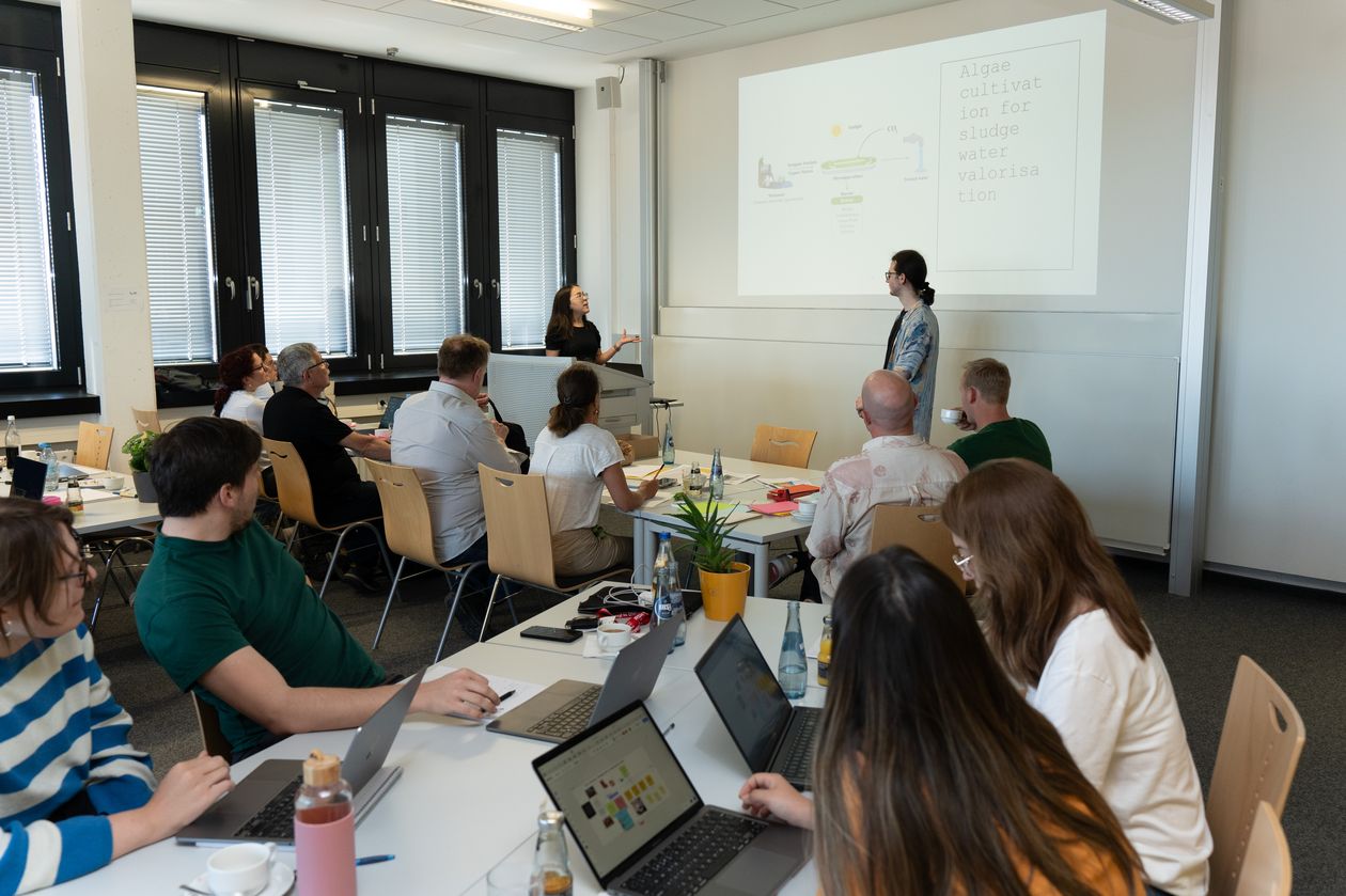 Studierende des BIP präsentieren ihre Gruppenarbeit. Foto: HSB-Bettina Schürkamp