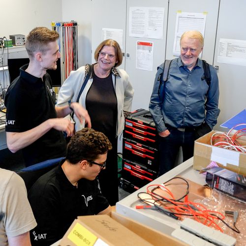 Senatorin f&uuml;r Wirtschaft, H&auml;fen und Transformation Kristina Vogt besucht die HSB