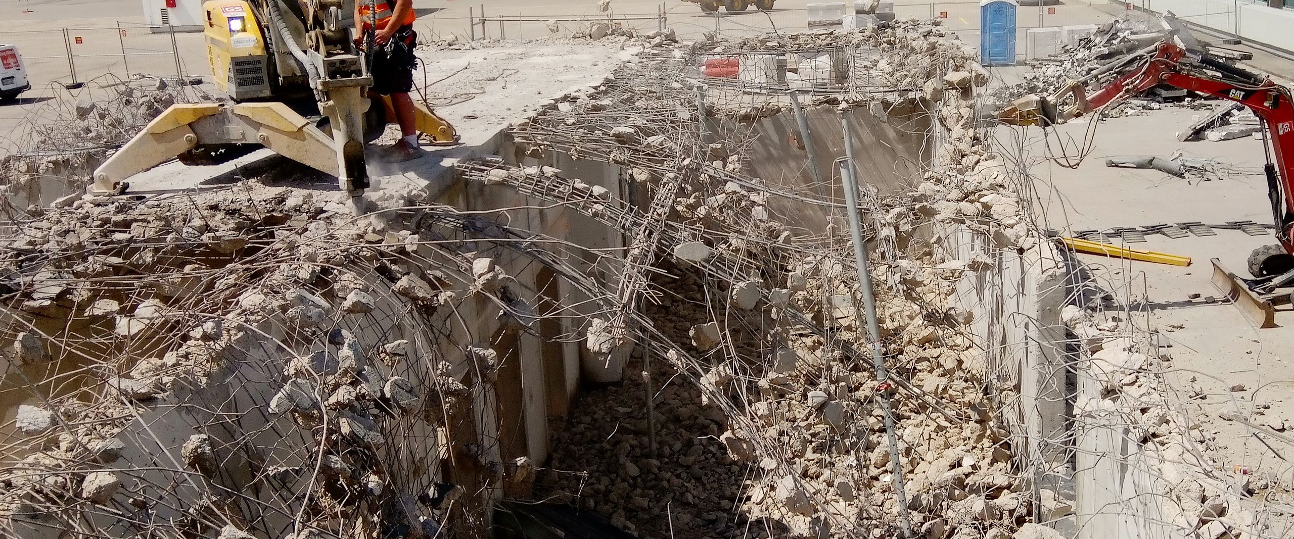 Abbrucharbeiten: Foto: Steeg Abbruch Köln