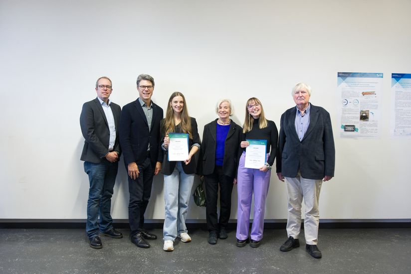 gruppenbild mit Männern und Frauen