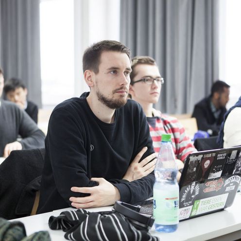 Studierende in einer Vorlesung 