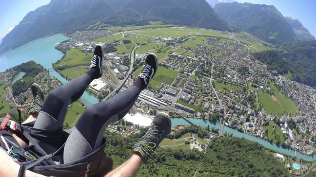 Milena B. Auslandssemester Studierende beim Paragliding