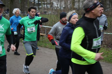 L&auml;ufer:innen im Bremer B&uuml;rgerpark.
