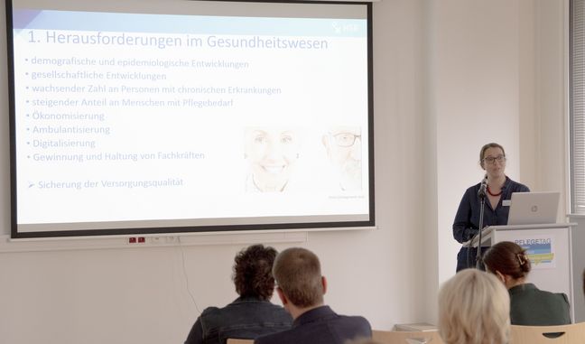 Prof. Dr. Claudia Stolle h&auml;lt beim DBfK Pflegetag am Brill 2025 einen Vortrag zu TCALL